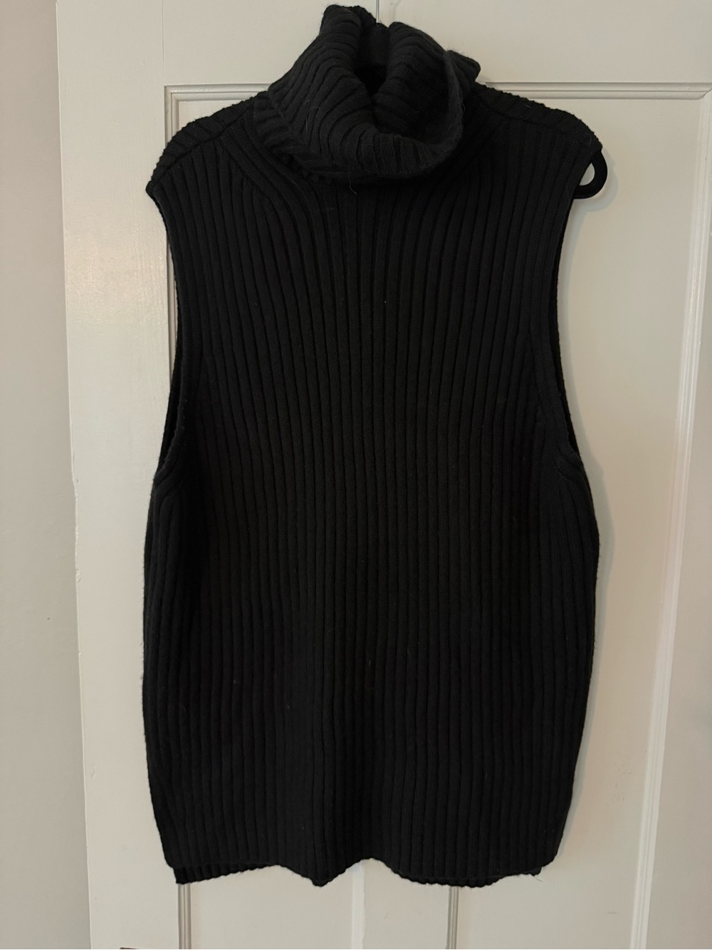 H&M Black Ribbed Sleeveless Turtleneck Sweater Vest